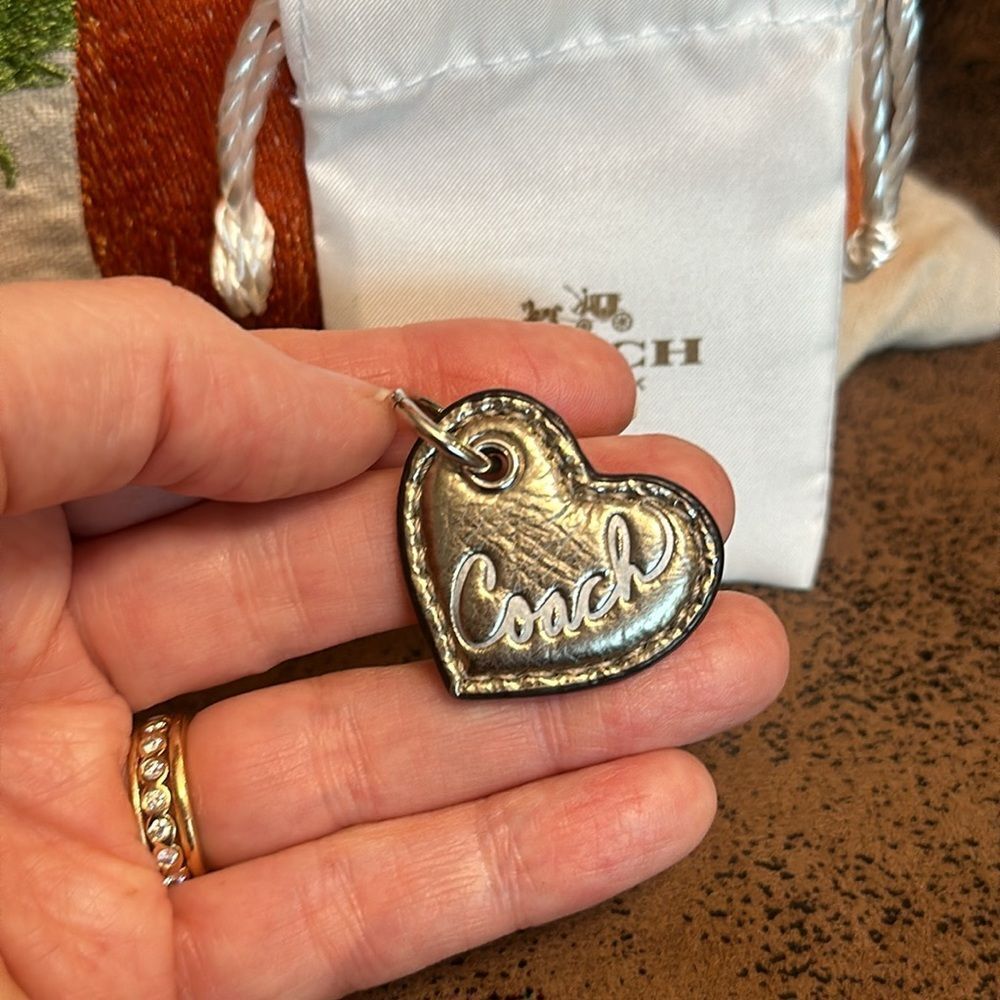 COACH HEART HANGTAB FOB METALLIC LEATHER SIGNATURE EMPRIENTE HEAT STAMP TAG EUC